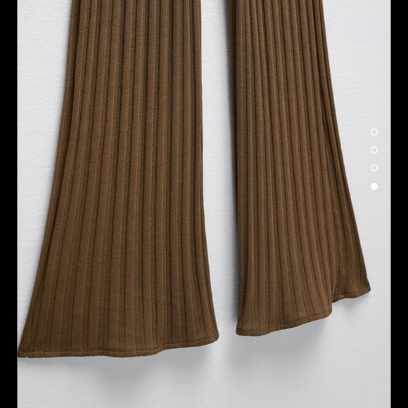 Zara 2-Piece Slit Ribbed Tunic &
Flared Ribbed Pants Set SIZE Large - Picture 10 of 11